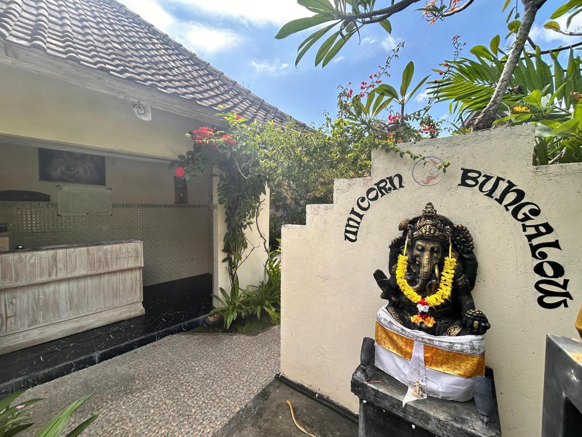 Unicorn Bungalow Batununggul Esterno foto